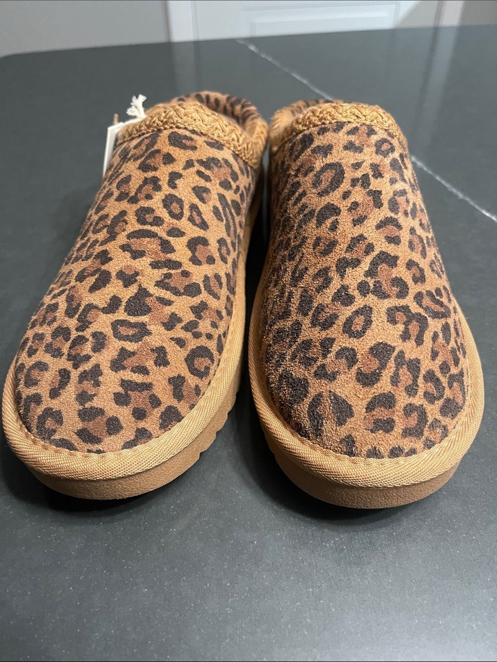 Size 8 - Cushionaire Leopard Print Women’s Slip-On Slippers in Brown - Picture 11 of 14